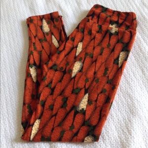 Lularoe carrot leggings!